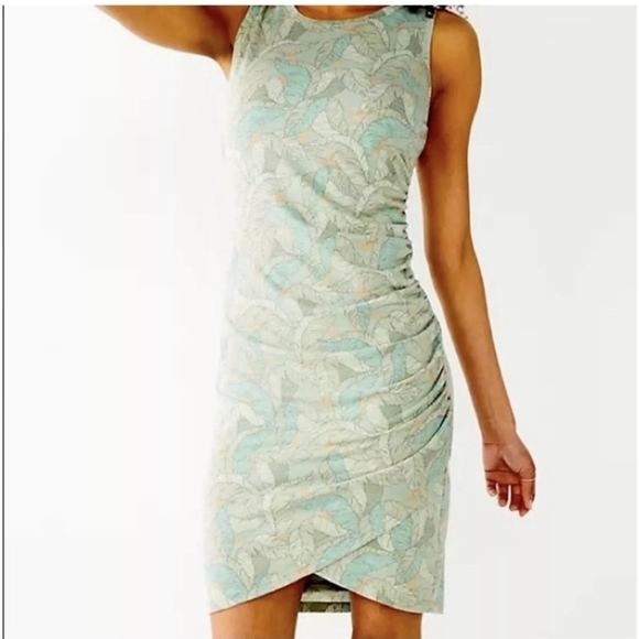 Leaf Pattern Sleeveless Dress - Picture 1 of 6